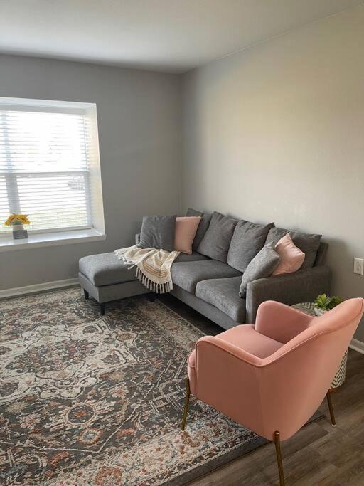 The Delores - 2 Bedroom Apt In Quilt Town, Usa Hamilton 外观 照片