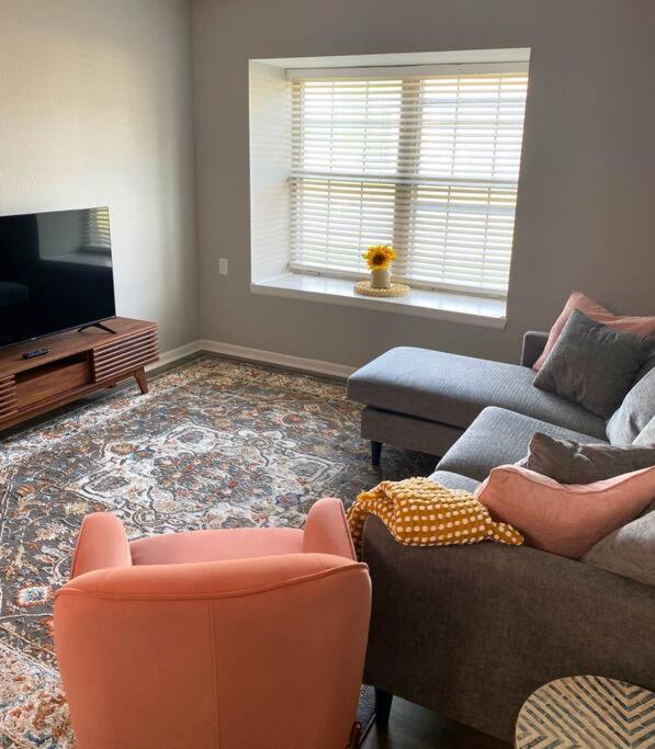 The Delores - 2 Bedroom Apt In Quilt Town, Usa Hamilton 外观 照片