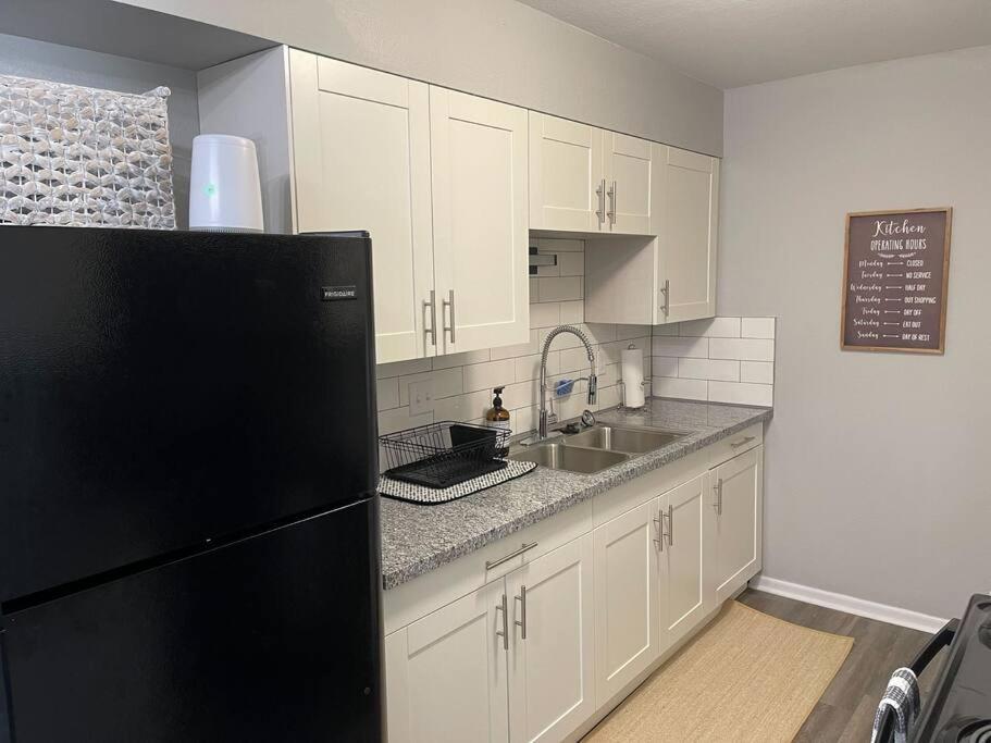 The Delores - 2 Bedroom Apt In Quilt Town, Usa Hamilton 外观 照片
