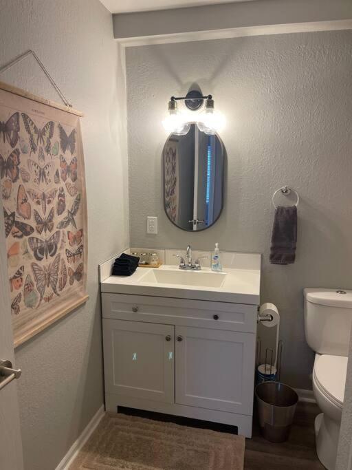 The Delores - 2 Bedroom Apt In Quilt Town, Usa Hamilton 外观 照片